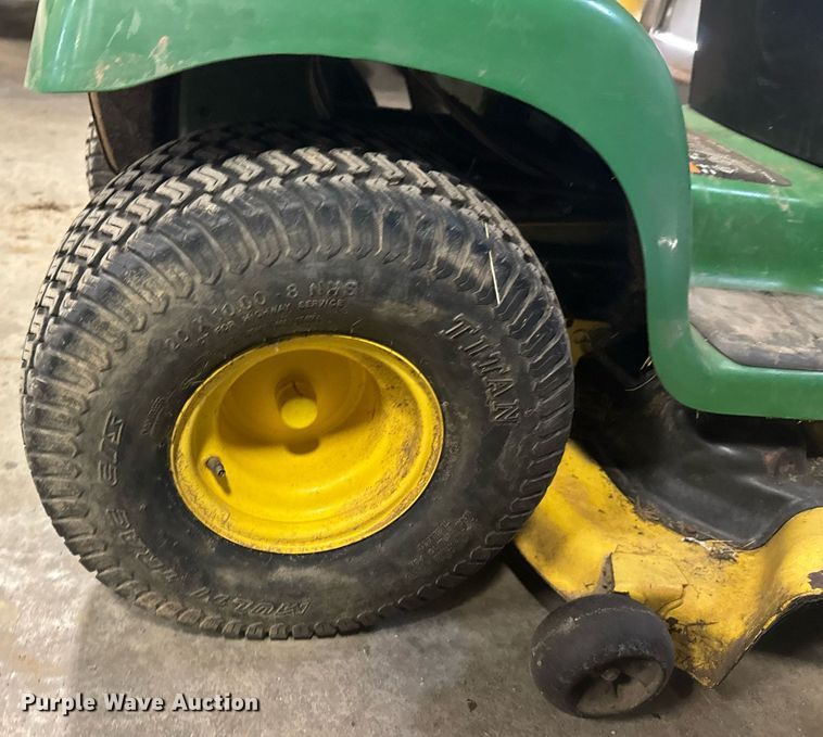 image for item DU9834 1999 John Deere LT166 lawn mower