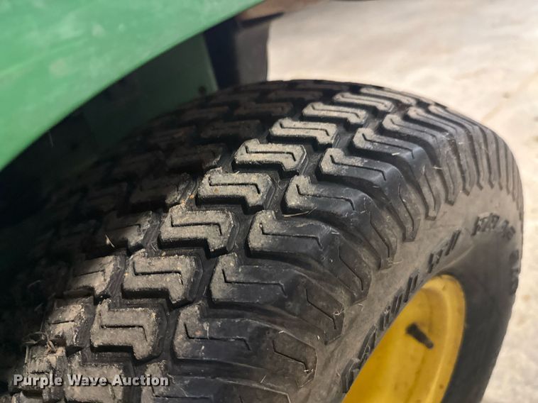 image for item DU9834 1999 John Deere LT166 lawn mower