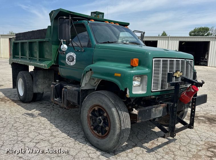 image for item DV4146 1990 Chevrolet C7 dump truck