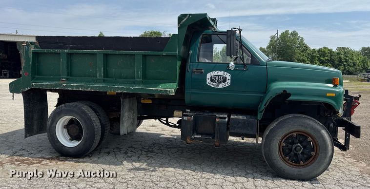 image for item DV4146 1990 Chevrolet C7 dump truck