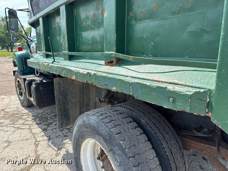 image for item DV4146 1990 Chevrolet C7 dump truck