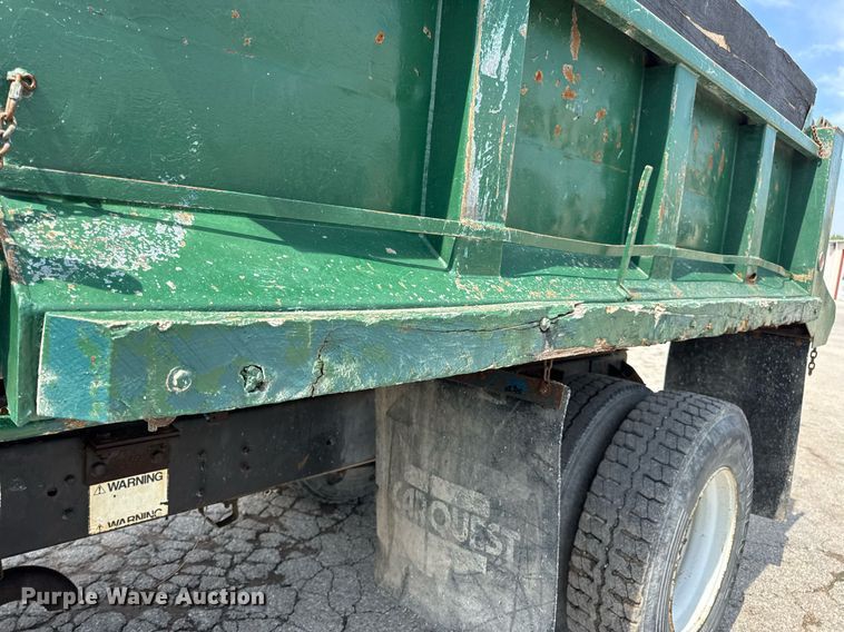 image for item DV4146 1990 Chevrolet C7 dump truck