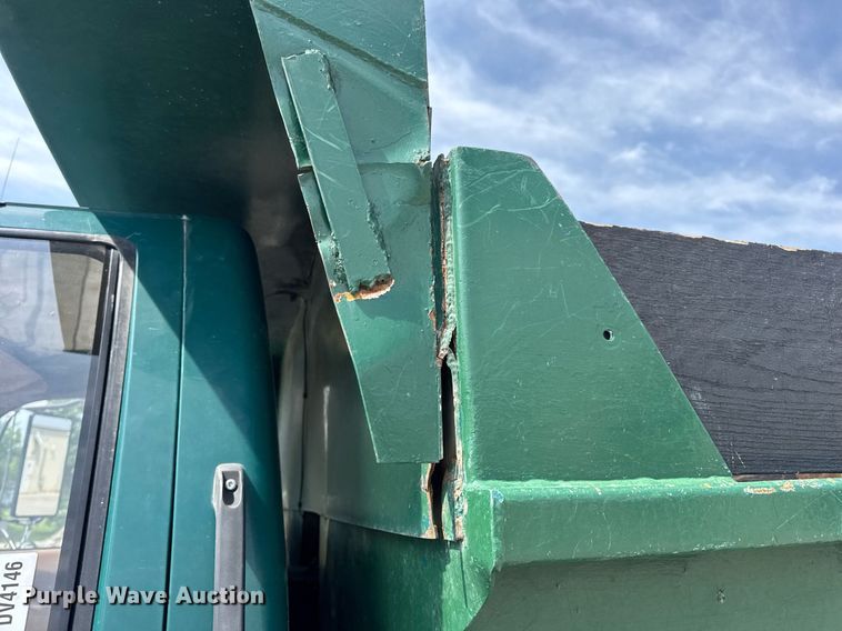 image for item DV4146 1990 Chevrolet C7 dump truck