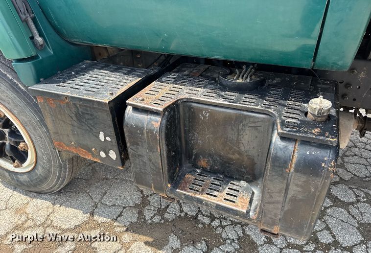 image for item DV4146 1990 Chevrolet C7 dump truck