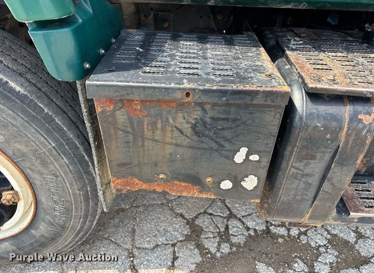 image for item DV4146 1990 Chevrolet C7 dump truck