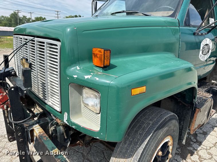 image for item DV4146 1990 Chevrolet C7 dump truck