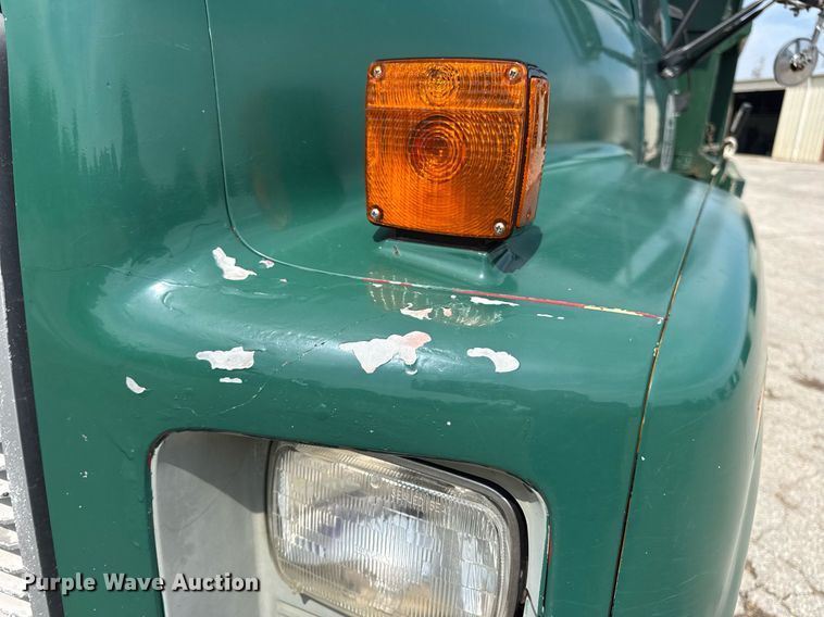 image for item DV4146 1990 Chevrolet C7 dump truck