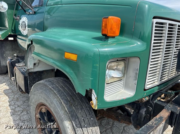 image for item DV4146 1990 Chevrolet C7 dump truck