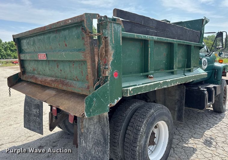 image for item DV4146 1990 Chevrolet C7 dump truck