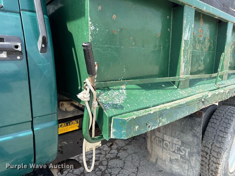 image for item DV4146 1990 Chevrolet C7 dump truck