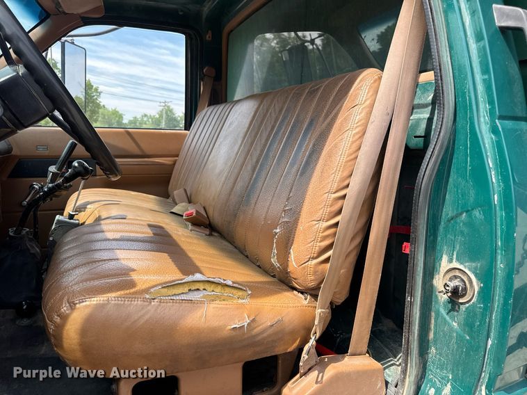 image for item DV4146 1990 Chevrolet C7 dump truck