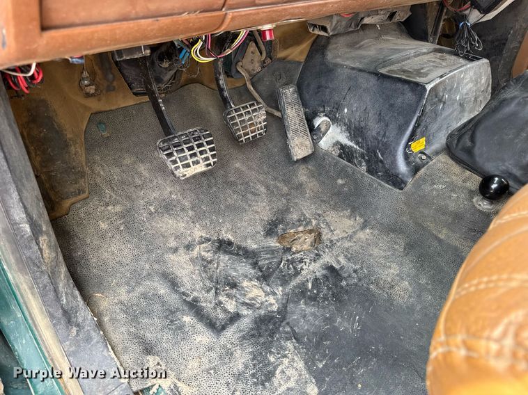 image for item DV4146 1990 Chevrolet C7 dump truck