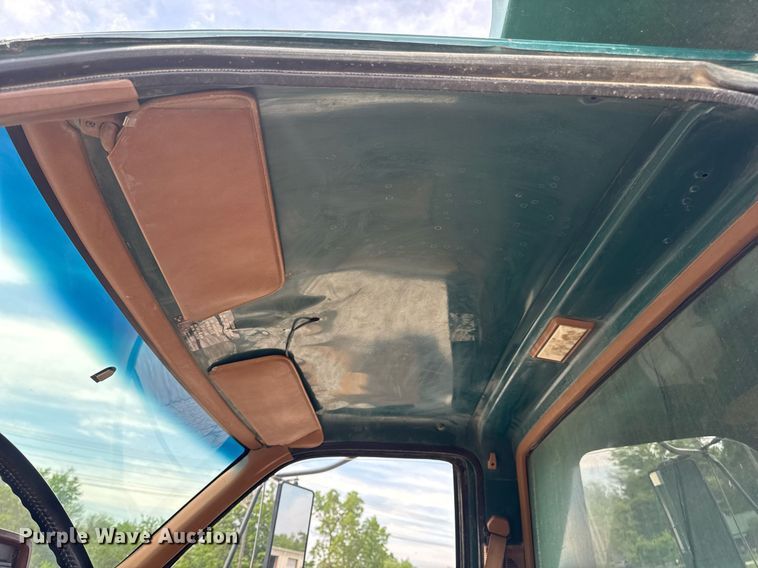 image for item DV4146 1990 Chevrolet C7 dump truck