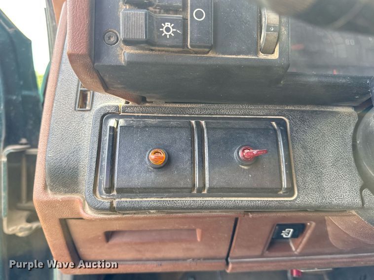 image for item DV4146 1990 Chevrolet C7 dump truck