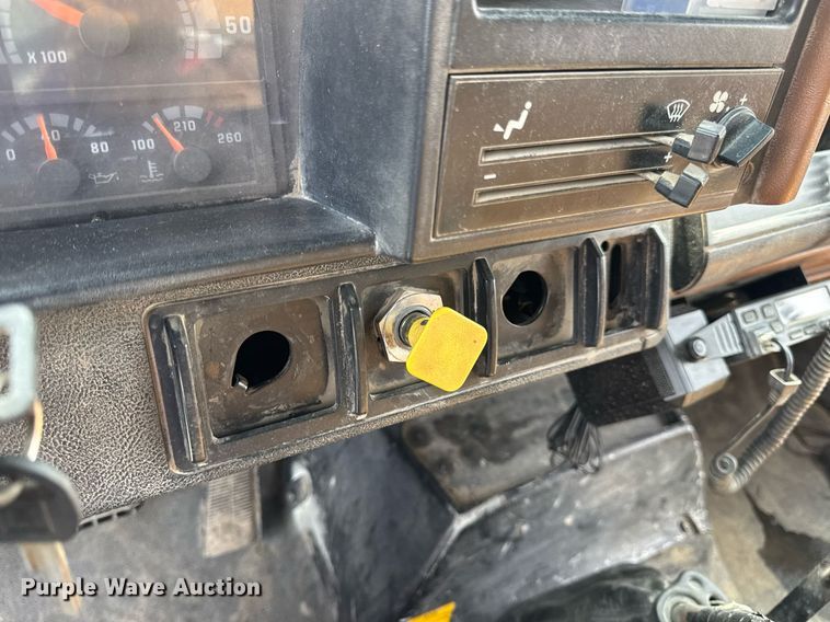 image for item DV4146 1990 Chevrolet C7 dump truck