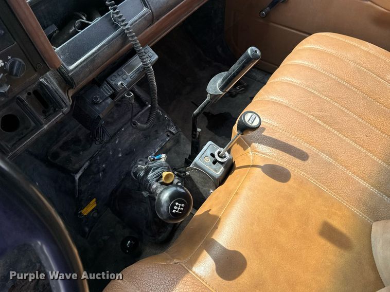 image for item DV4146 1990 Chevrolet C7 dump truck