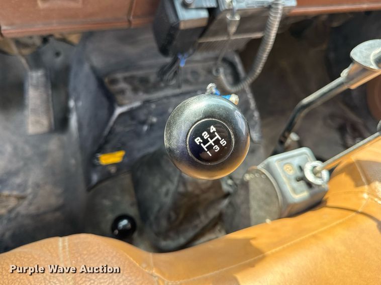 image for item DV4146 1990 Chevrolet C7 dump truck