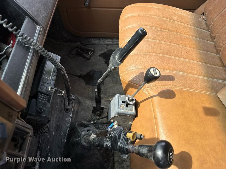 image for item DV4146 1990 Chevrolet C7 dump truck