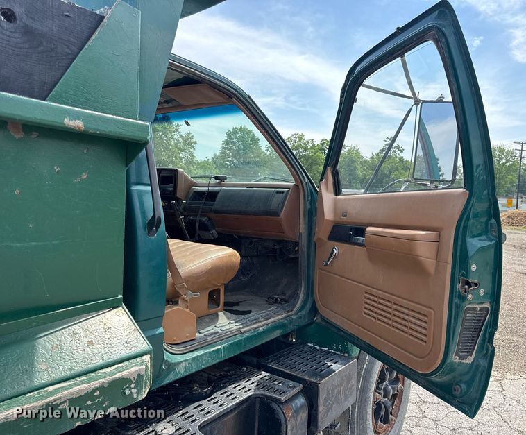 image for item DV4146 1990 Chevrolet C7 dump truck