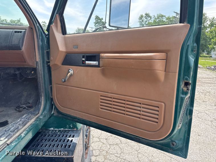 image for item DV4146 1990 Chevrolet C7 dump truck