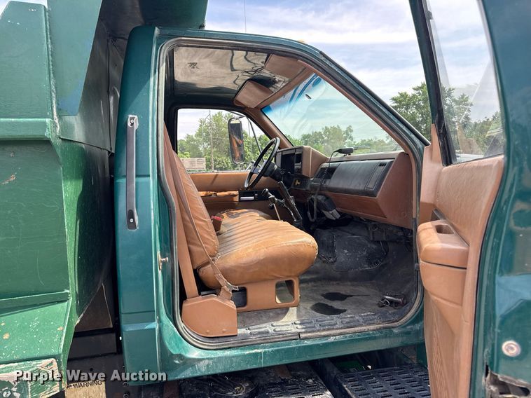 image for item DV4146 1990 Chevrolet C7 dump truck