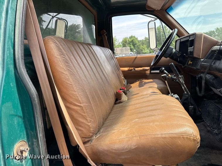 image for item DV4146 1990 Chevrolet C7 dump truck