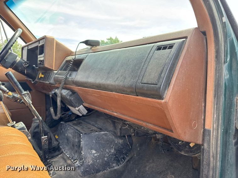 image for item DV4146 1990 Chevrolet C7 dump truck