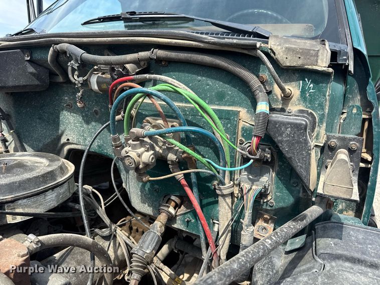 image for item DV4146 1990 Chevrolet C7 dump truck