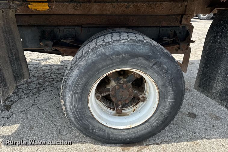 image for item DV4146 1990 Chevrolet C7 dump truck