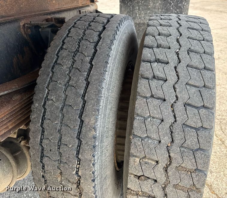 image for item DV4146 1990 Chevrolet C7 dump truck