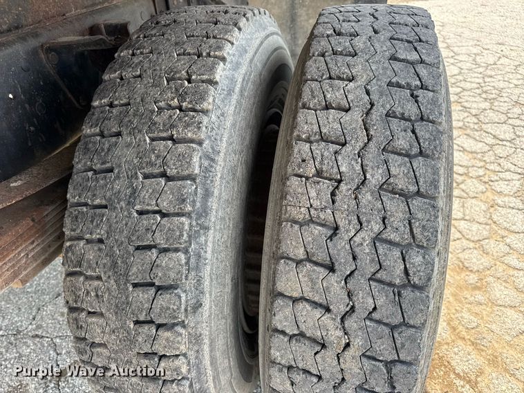 image for item DV4146 1990 Chevrolet C7 dump truck