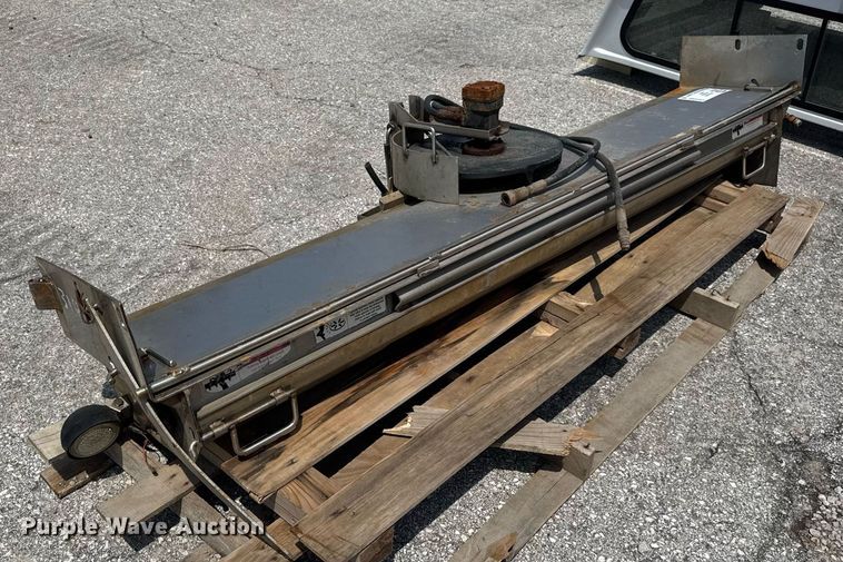 image for item DV4151 Tailgate spreader