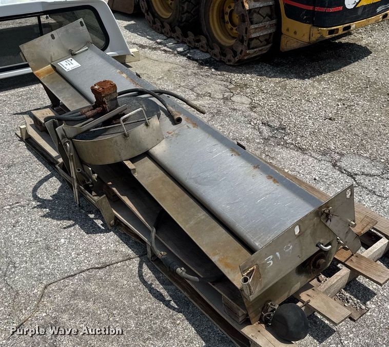 image for item DV4151 Tailgate spreader