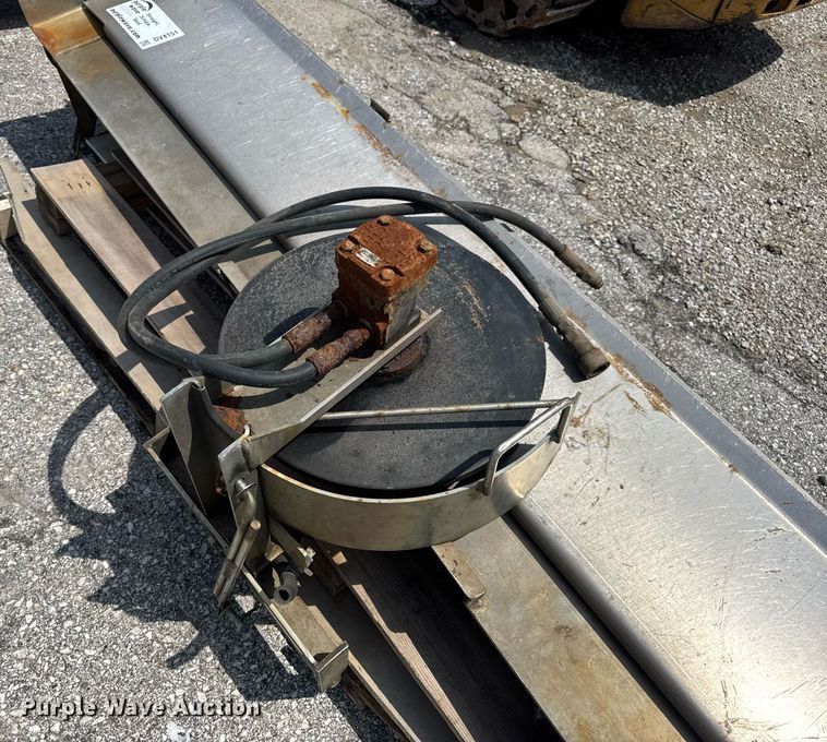 image for item DV4151 Tailgate spreader