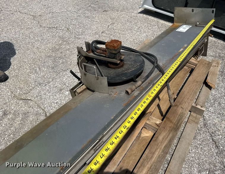 image for item DV4151 Tailgate spreader