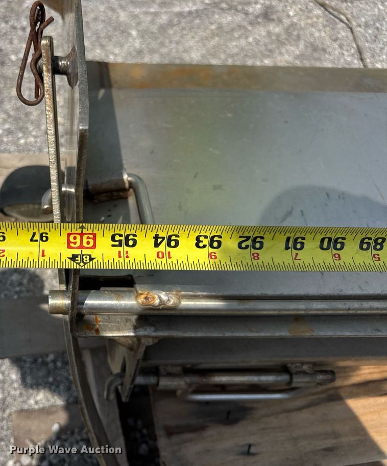 image for item DV4151 Tailgate spreader