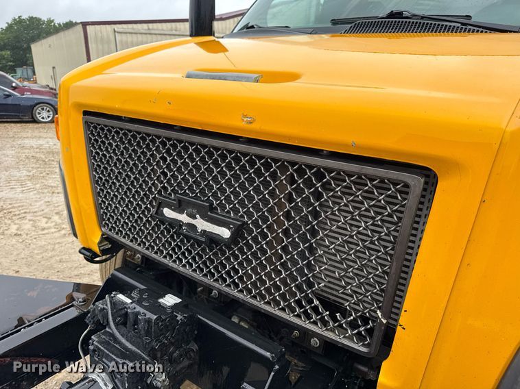 image for item DV4185 2005 Chevrolet C7500 oil distributor truck