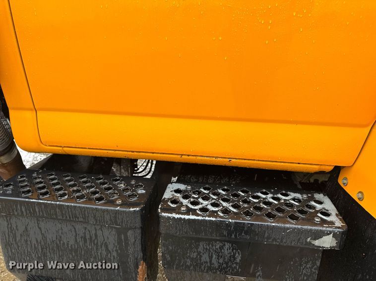 image for item DV4185 2005 Chevrolet C7500 oil distributor truck