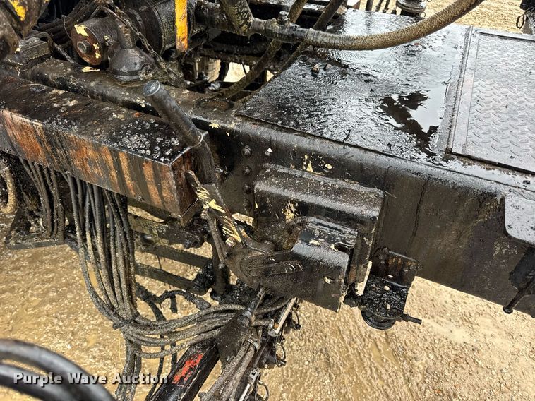 image for item DV4185 2005 Chevrolet C7500 oil distributor truck