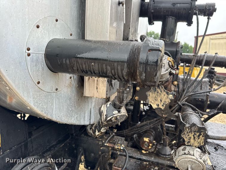 image for item DV4185 2005 Chevrolet C7500 oil distributor truck