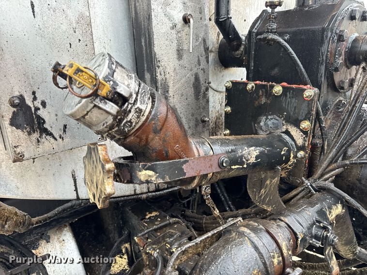 image for item DV4185 2005 Chevrolet C7500 oil distributor truck