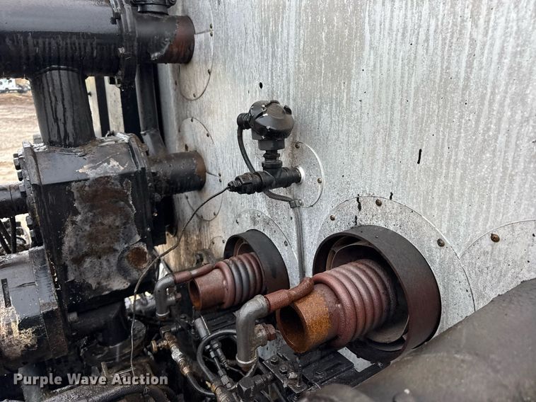 image for item DV4185 2005 Chevrolet C7500 oil distributor truck