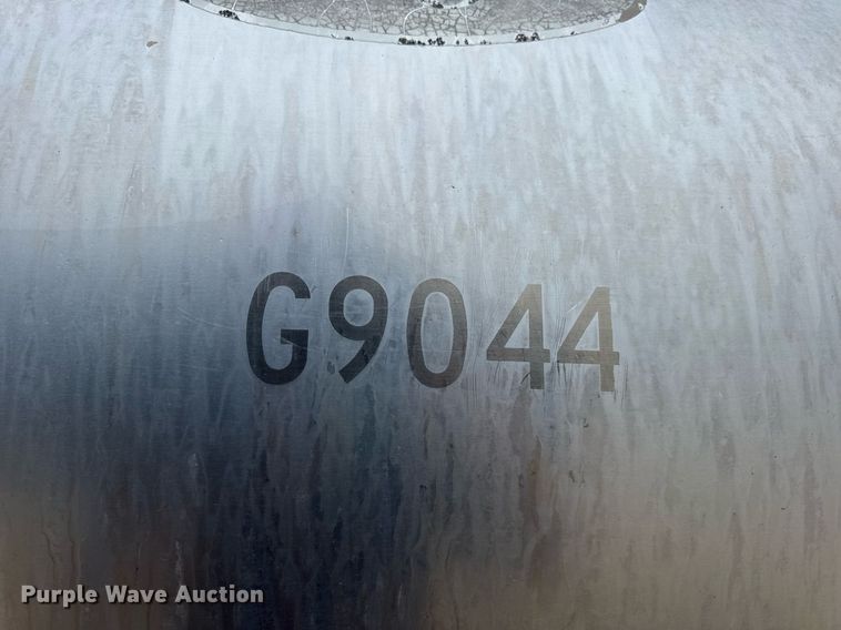 image for item DV4185 2005 Chevrolet C7500 oil distributor truck