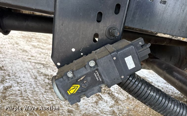 image for item DV4185 2005 Chevrolet C7500 oil distributor truck