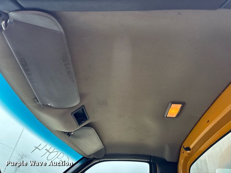 image for item DV4185 2005 Chevrolet C7500 oil distributor truck