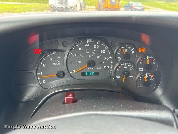 image for item DV4185 2005 Chevrolet C7500 oil distributor truck