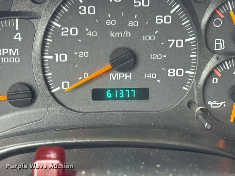 image for item DV4185 2005 Chevrolet C7500 oil distributor truck