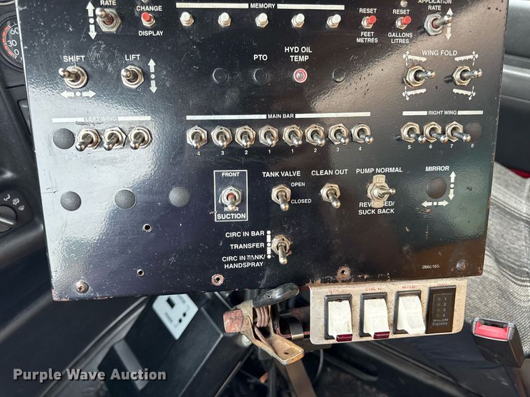 image for item DV4185 2005 Chevrolet C7500 oil distributor truck