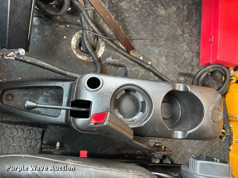 image for item DV4185 2005 Chevrolet C7500 oil distributor truck