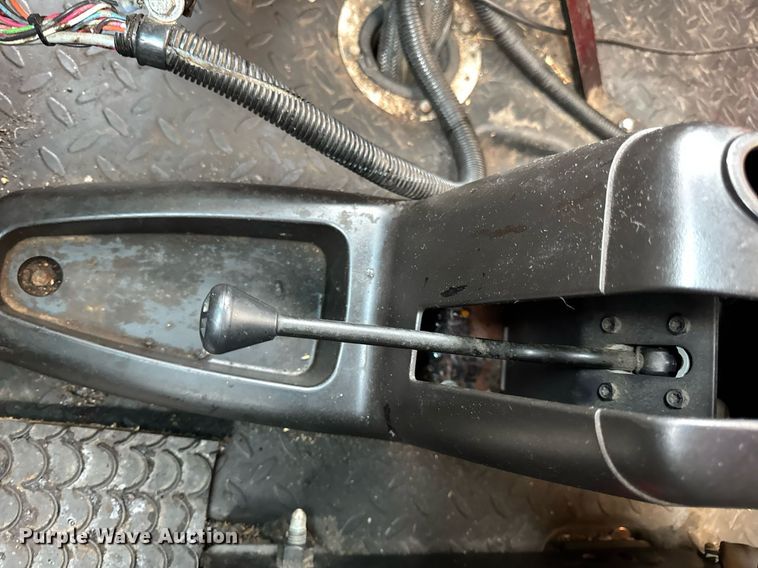 image for item DV4185 2005 Chevrolet C7500 oil distributor truck